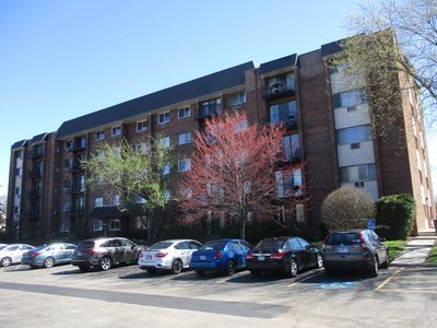 4711 Saint Joseph Creek Rd APT 3G, Lisle, IL, 60532
