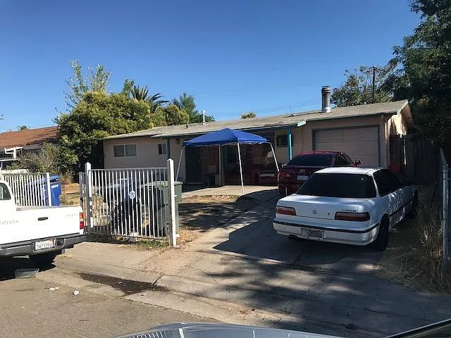 608 Alamos Ave photo 1