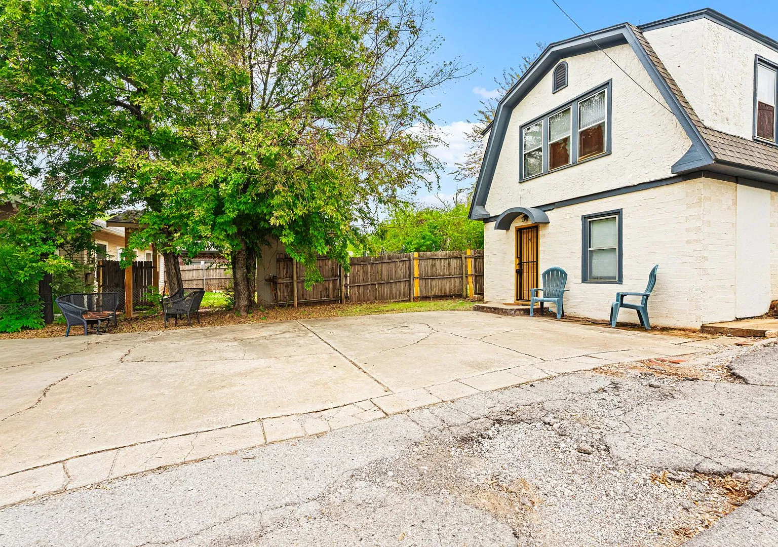 318 NW 27TH ST — Photo 3