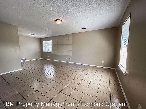 3rd image of 1739 Dynasty Cir