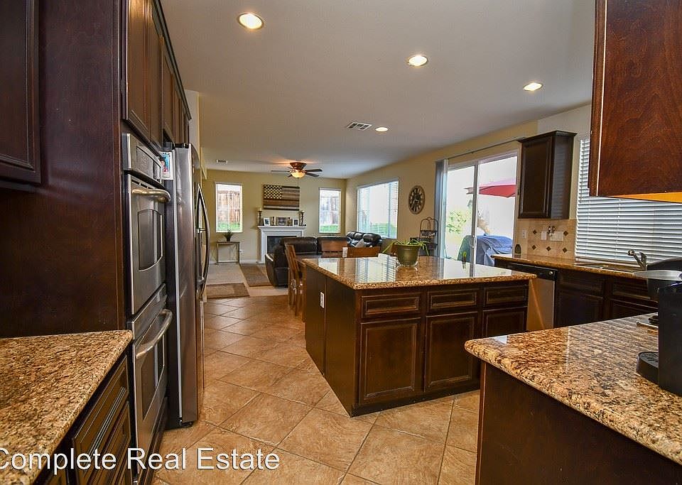 1st image of 35452 Sumac Ave