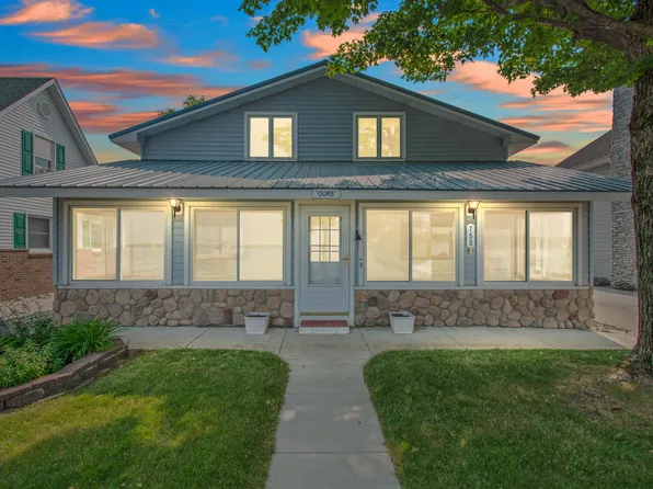 753 Lake Dr, Coldwater, MI 49036