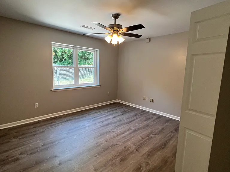 5793 Sunburst Ct — Photo 32