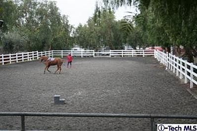 4th image of 13765 Glenoaks Blvd