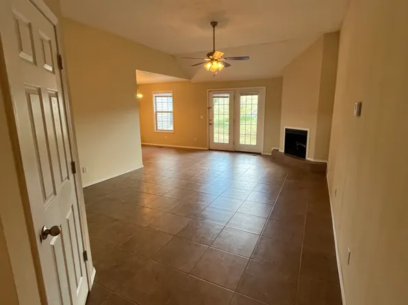 1918 S Bryson Cir, Springfield, MO 65807