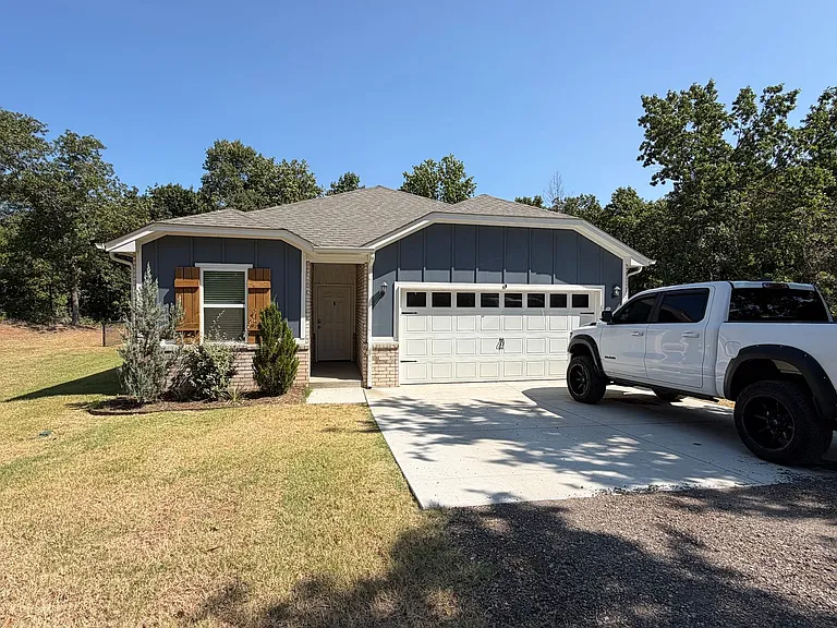 16951 Buck Cir — Photo 2