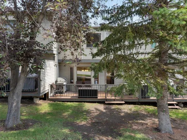 69 N Patina Park SW, Calgary, AB T3H 3E1