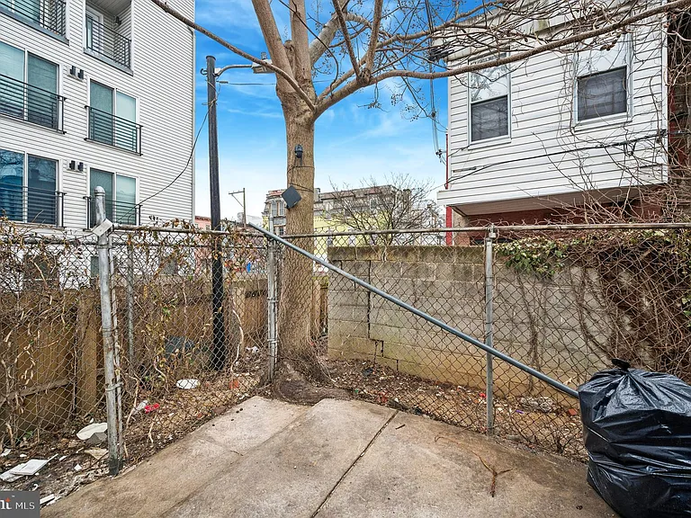 1702 N Stillman St — Photo 13