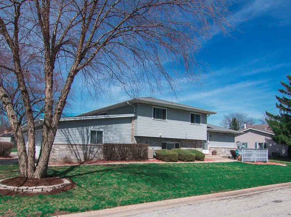 5246 Woodland Dr #E-2, Oak Forest, IL 60452