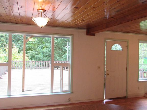 5th image of 33315 Benbow Dr E
