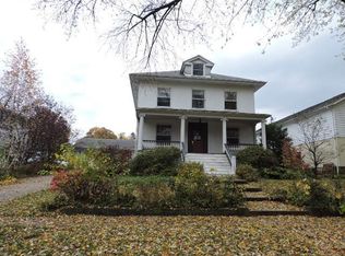 240 S Emmett St, Genoa, IL 60135