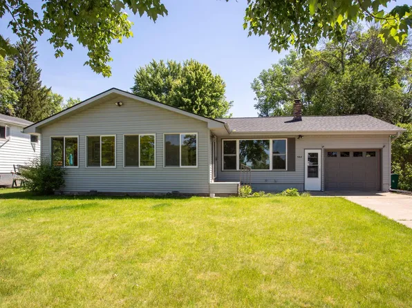 384 W Park St, River Falls, WI 54022
