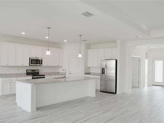 5th image of 16560 Bonita Landings Cir