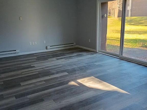 2nd image of 30 New St #D5