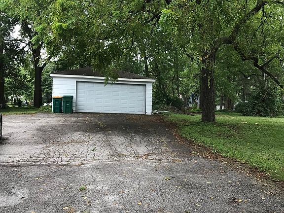 3rd image of 1192 N Hendee Ln