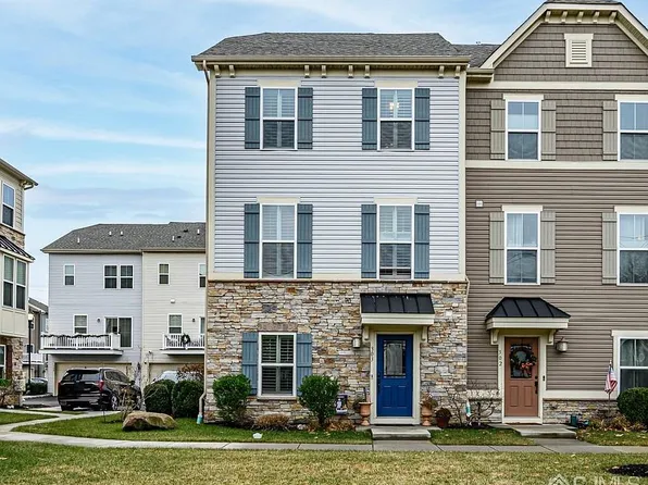 303 Bayside Ct, South Amboy, NJ 08879