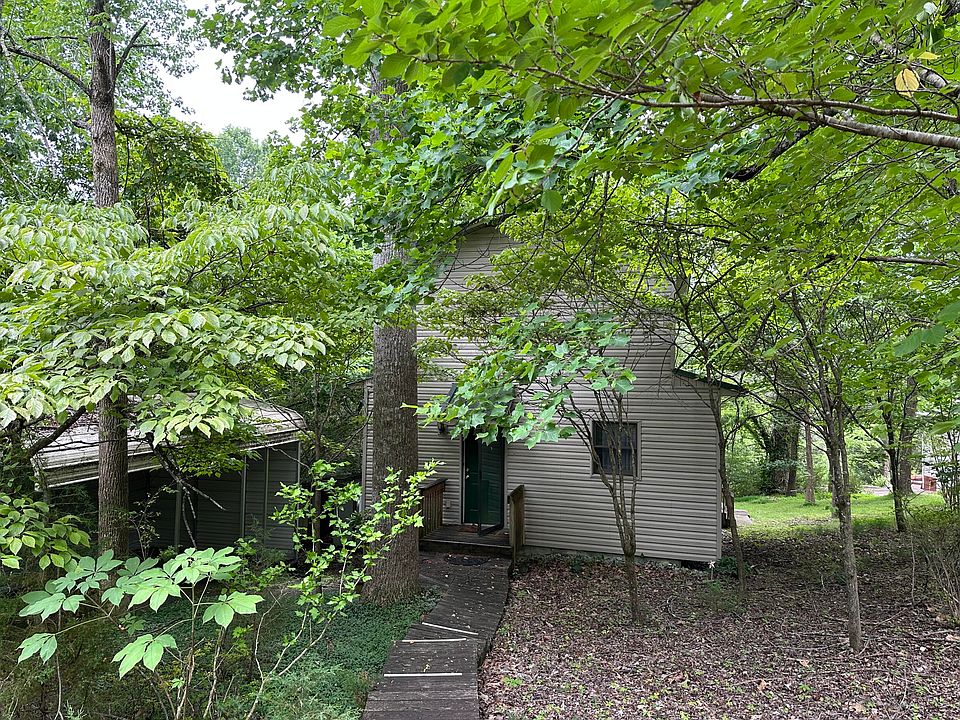 1st image of 601 Lake Dr