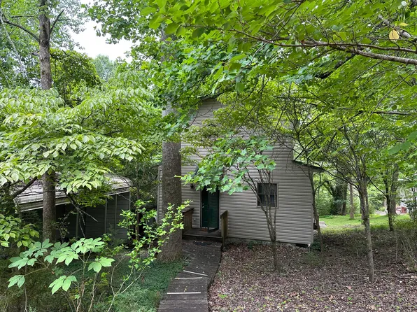 601 Lake Dr, Piney Flats, TN 37686