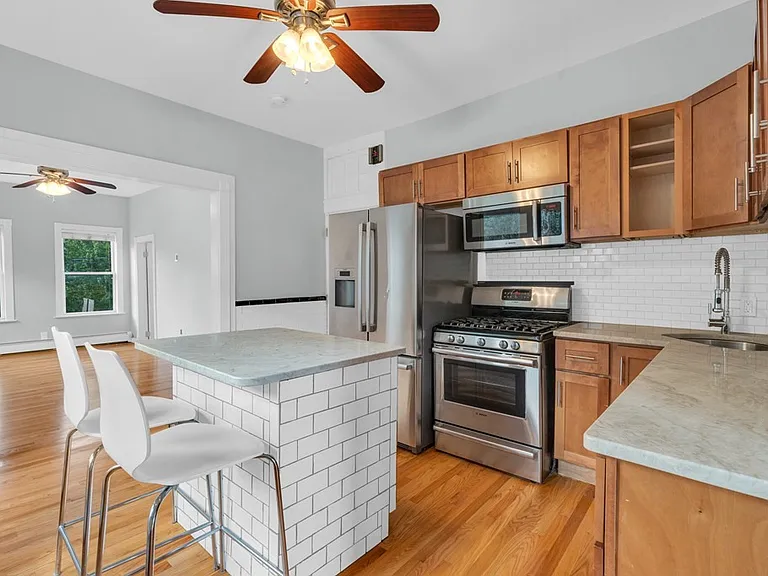 2 Kemp St #2 — Photo 3