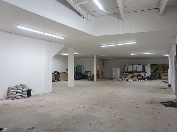 3rd image of 699 Frelinghuysen Ave #699