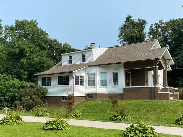 414 Newton St, South Hadley, MA 01075