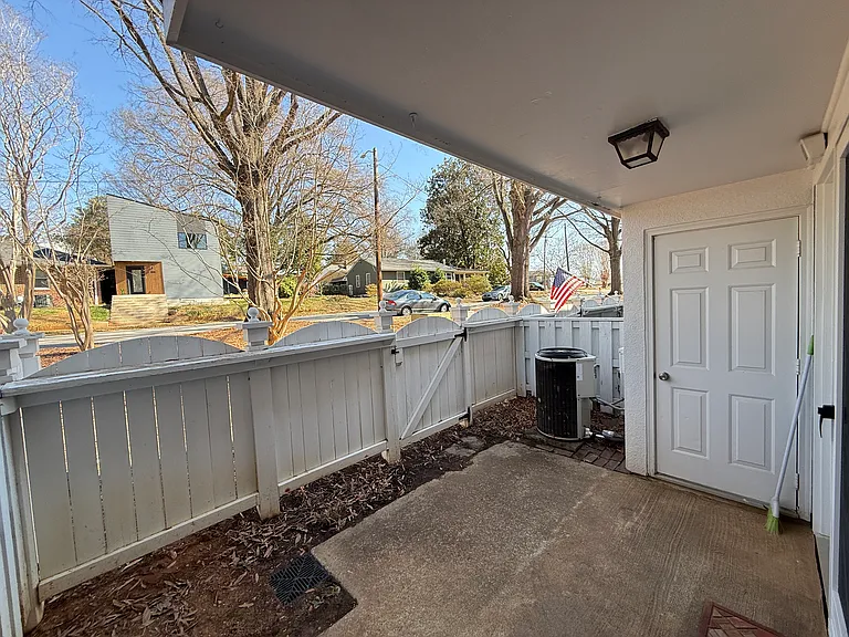 1456 Barton Place Dr — Photo 27