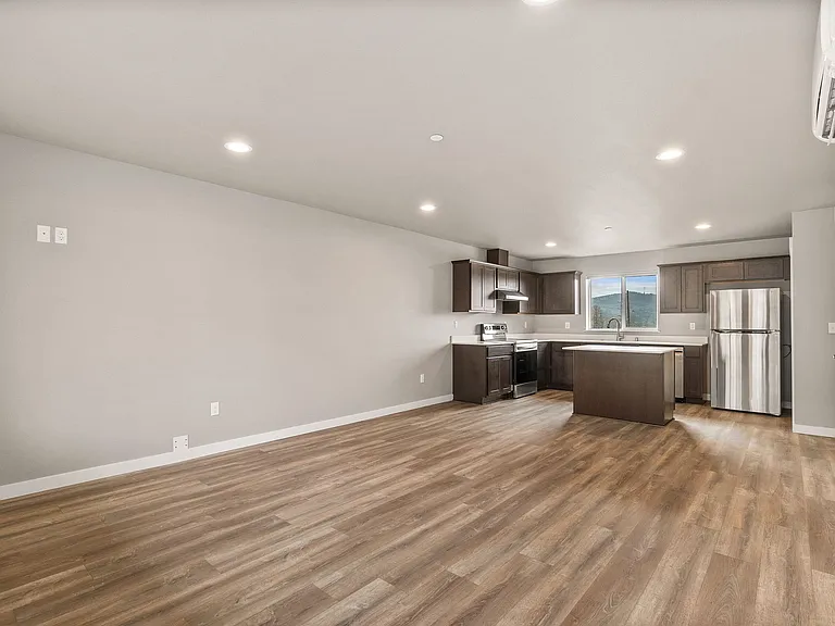 303 E Broadway Ave #2 — Photo 2