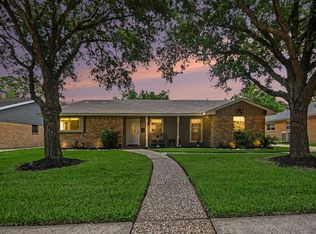 722 Seaway Dr, Seabrook, TX 77586