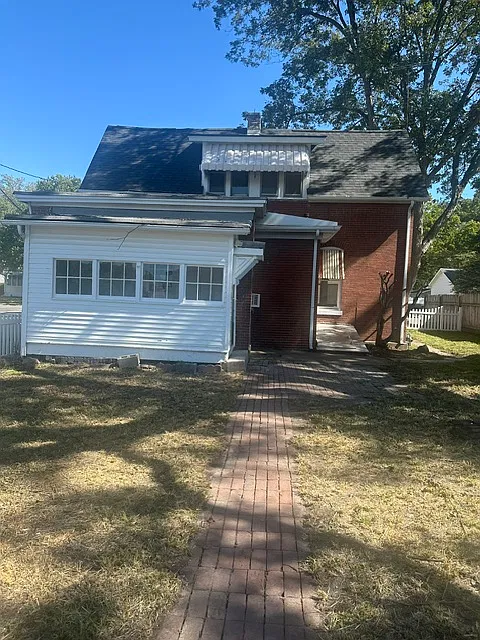 2 bed, $1,195 — Photo 2