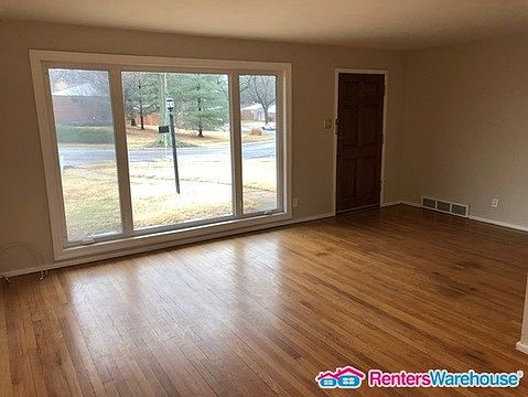 3rd image of 1132 Midiron Ave