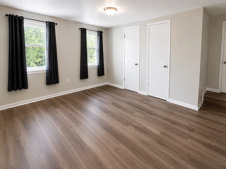 1118 SW Castle Heights Ter — Photo 3