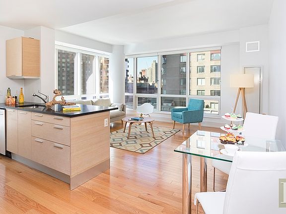 3rd image of 350 W 42nd St APT 6B