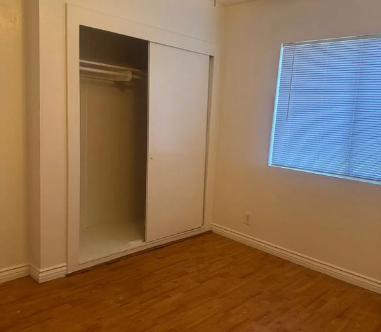3 bed, 1032 sqft, $3,450 — Photo 4