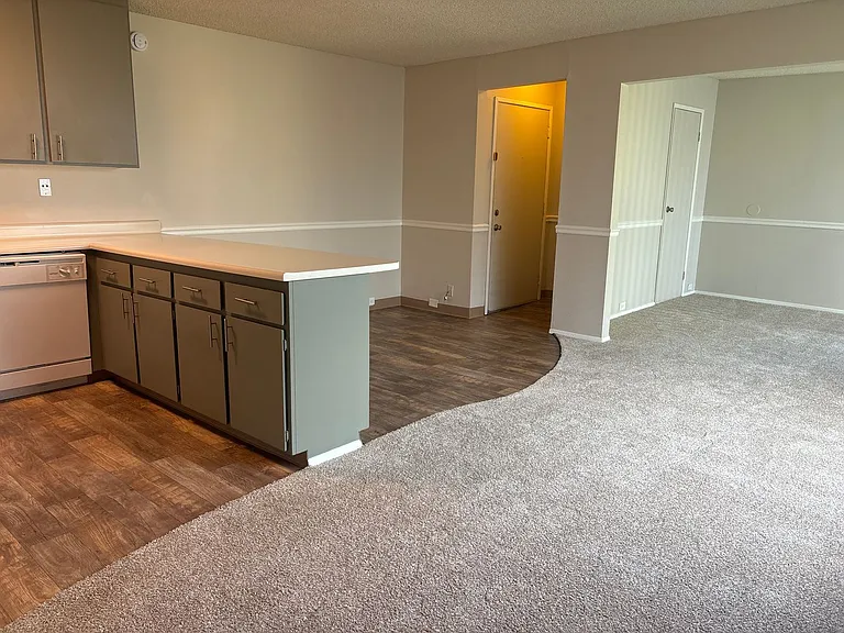 Near Everything, All Amenities! 1616 Q Street, Camellia Court Apartments — Photo 2