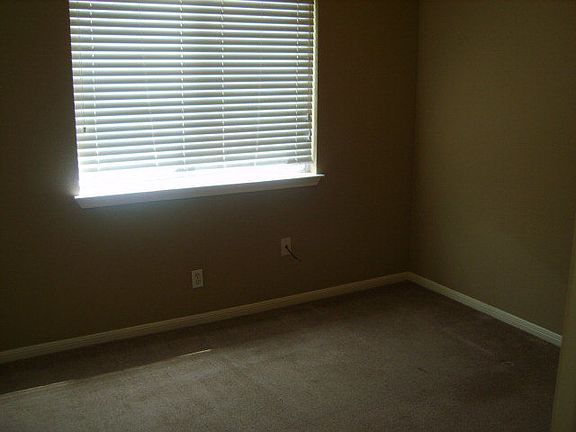 5th image of 113 Clydesdale Ln