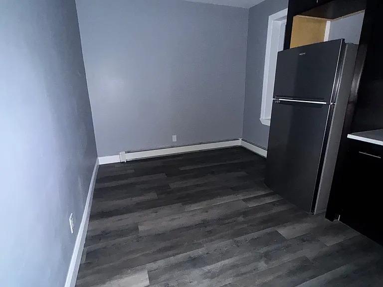 149 Zabriskie St #3 — Photo 2