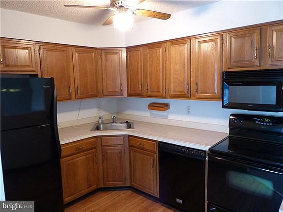 2nd image of 808 Aspen Dr