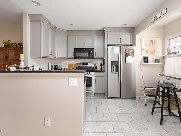 4th image of 128 Forestview Dr