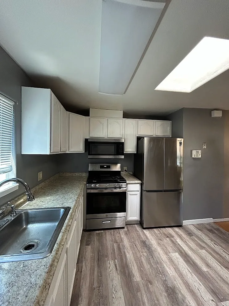 145 Poinsettia Ave — Photo 1