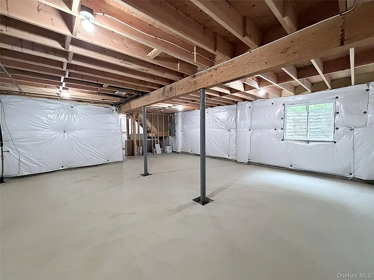 102 Pulaski Rd — Photo 26
