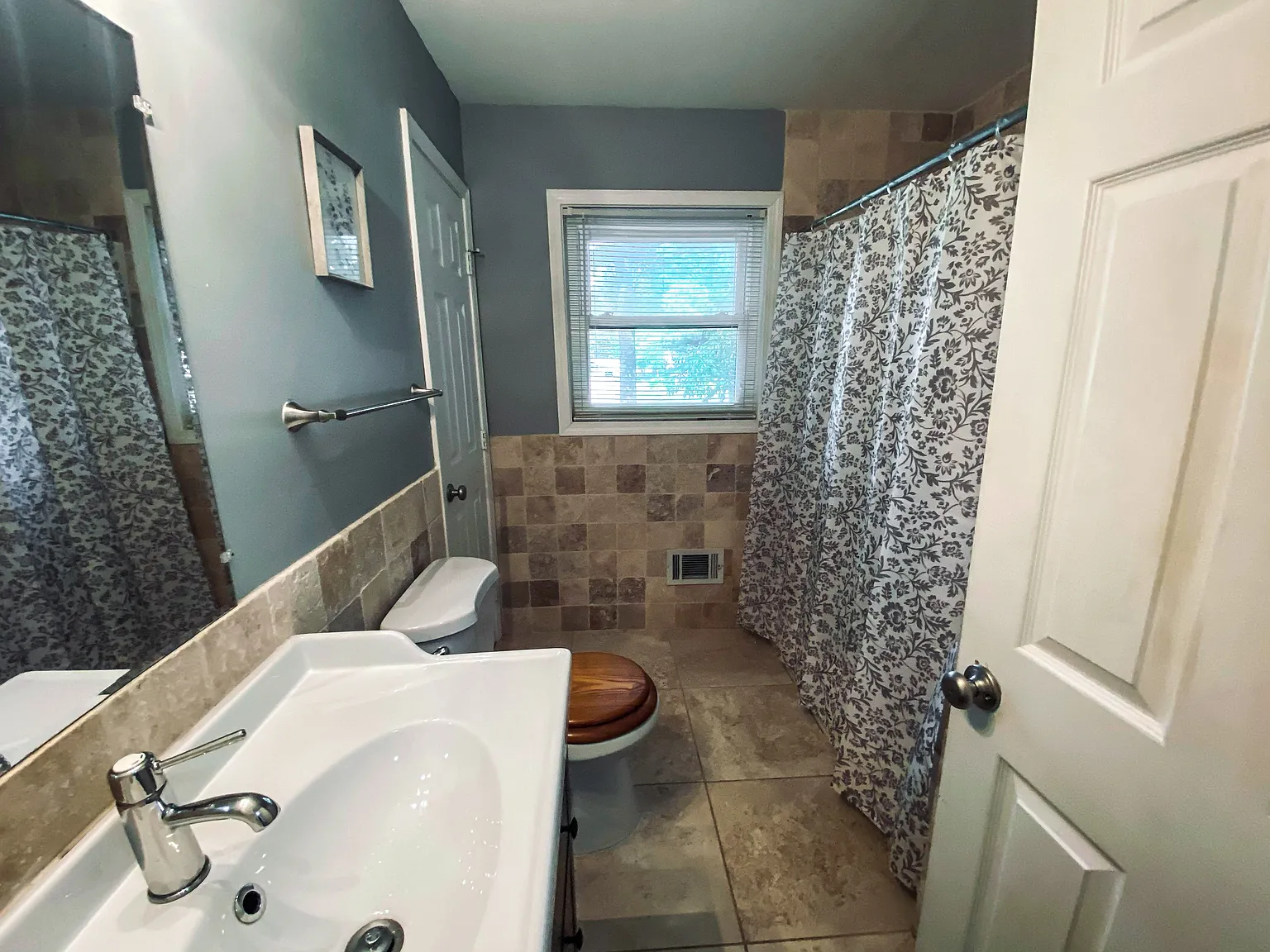 4 bed, 3.5 bath, 2217 sqft, $711 — Photo 3