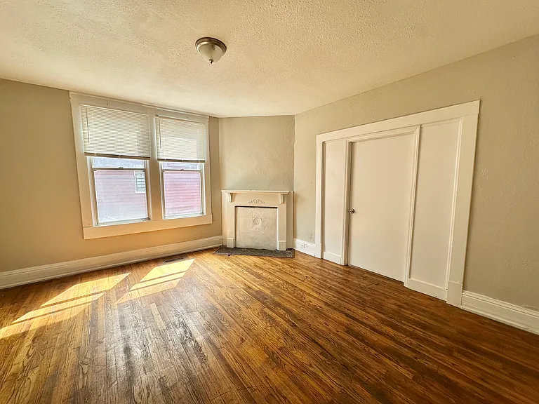 717 Jackson Blvd — Photo 5