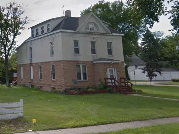 222 4th St S, Moorhead, MN
