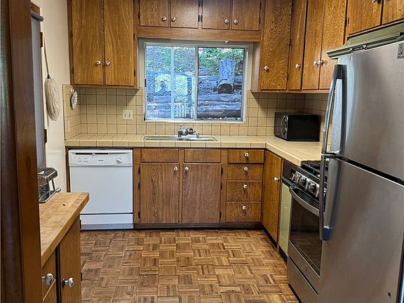5th image of 23949 Scenic Dr