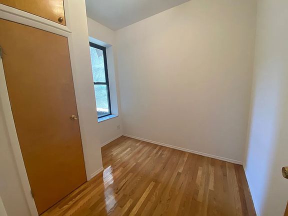 3rd image of 122 Saint Marks Pl APT 5
