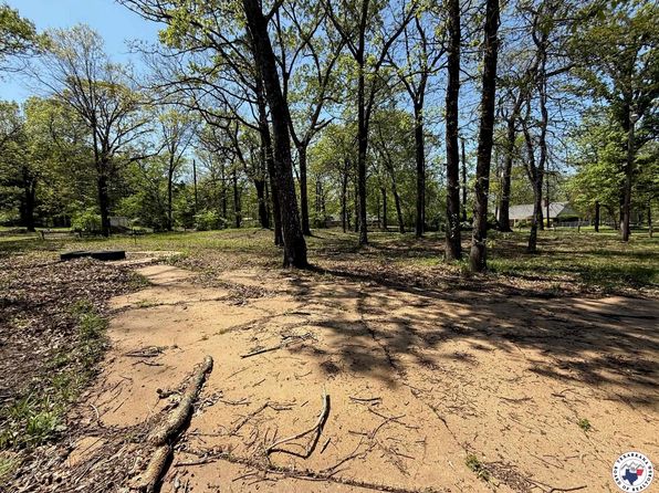 321 County Road 3111, De Kalb, TX 75559