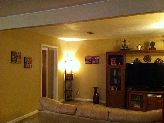 2nd image of 612 Shady Ln