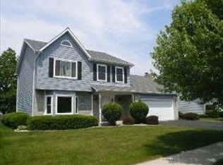 2720 Carriage Way, Aurora, IL 60504