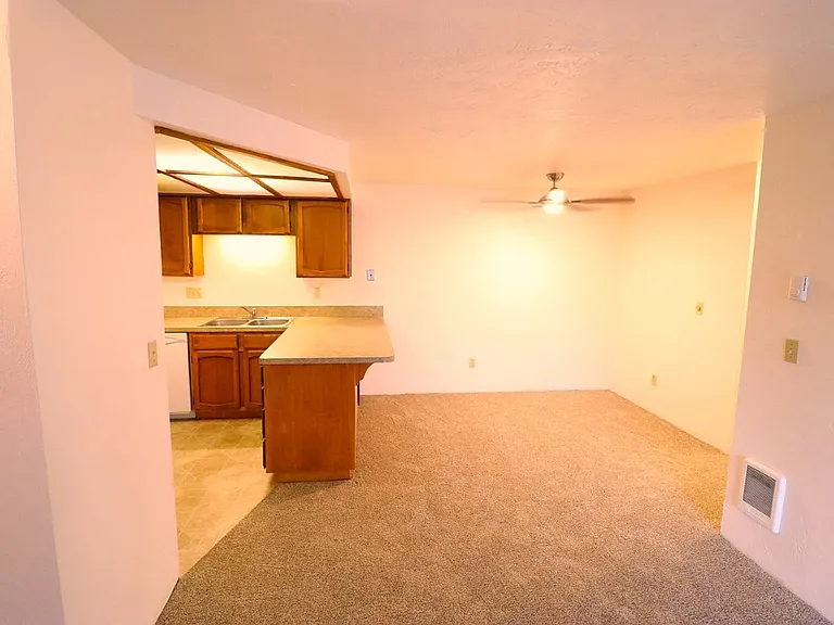 650 Harlow Rd #106 — Photo 2