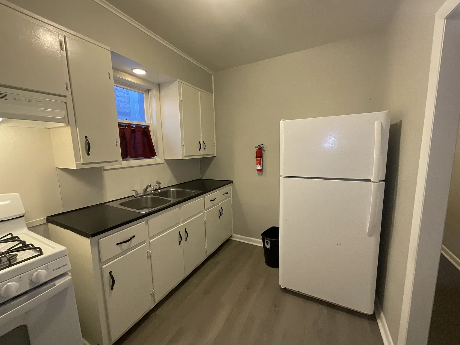 62 E King St — Photo 3